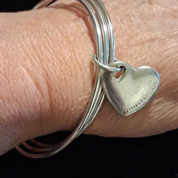 Tiffany & Co. Silver Heart Charm Bangle Bracelets. 925 Sterling Silver. - Picture 6 of 9